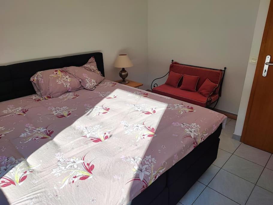Apartment Le Jardin D'horace O Im Garten Von Horaz Volgelsheim